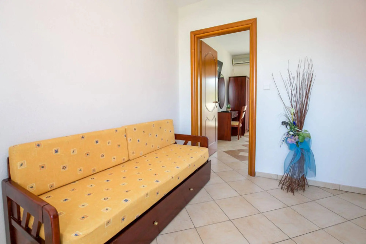 Lina Apartments