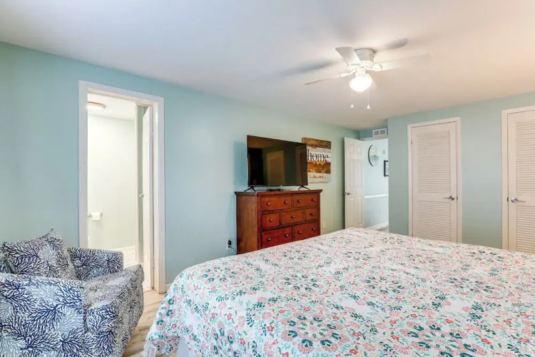 Walk to Beach! Surfside Beach Family Bungalow