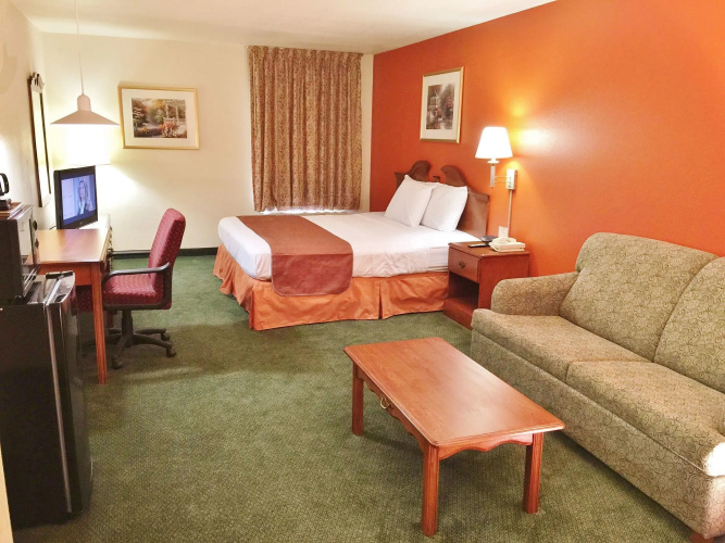 Star City Inn & Suites
