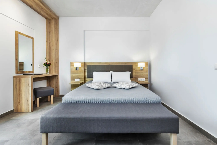 Iris Hotel