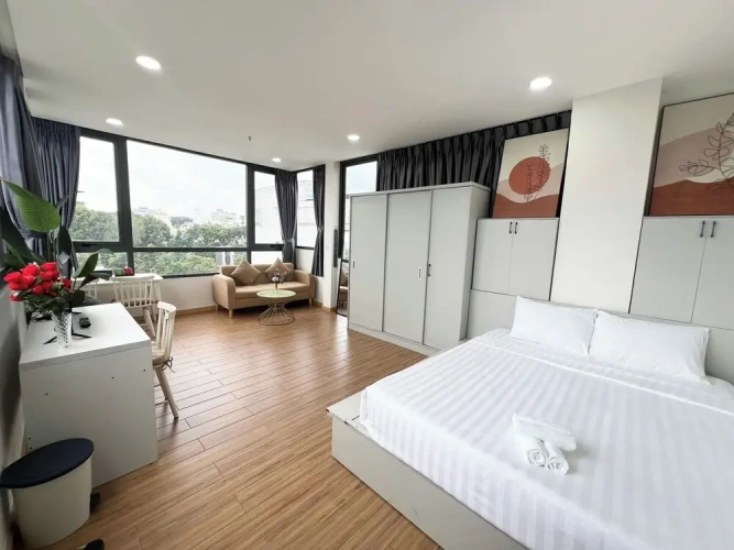 Luxury Penthouse room with city view