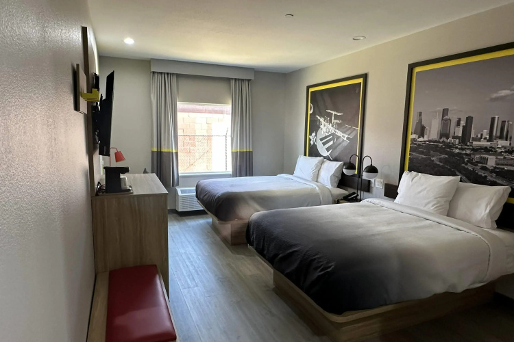 Super 8 By Wyndham Baytown