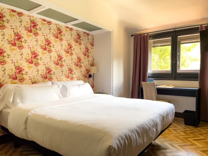 Angelats Hotel