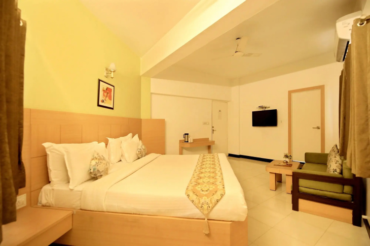 Hotel Ashish Palace