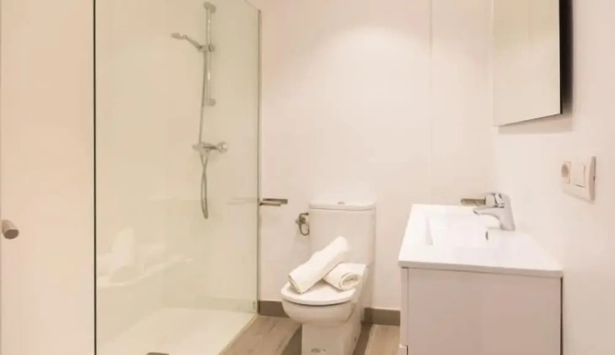 2 Bedrooms Apartment