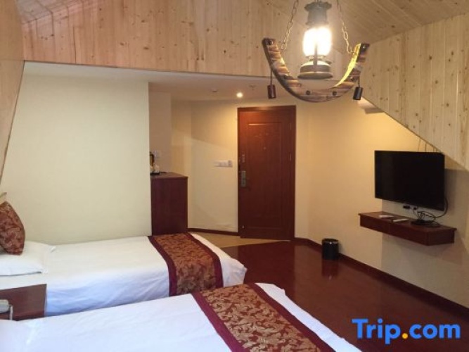 Standard Double room with land view
