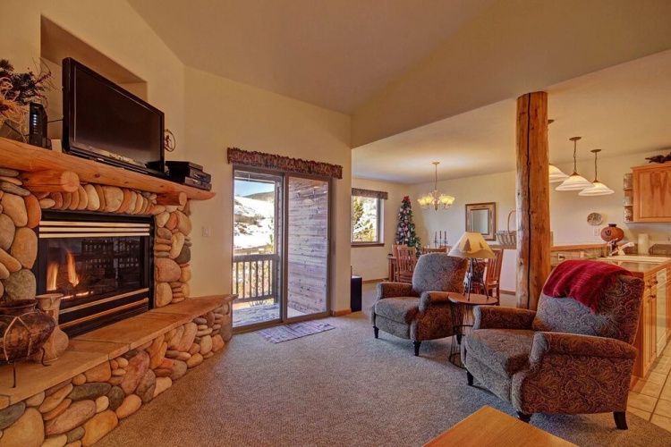 127 Lookout Ridge 2 Bedroom Townhouse by RedAwning
