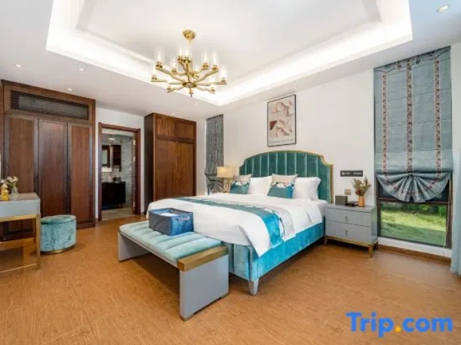 4 Bedrooms Villa