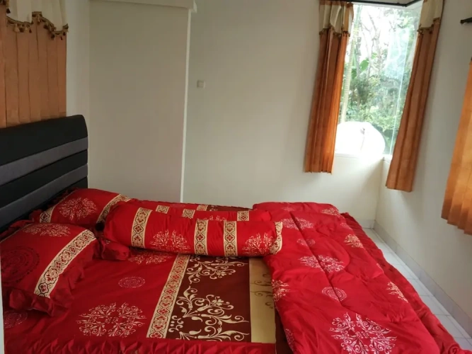 5 Bedrooms Villa