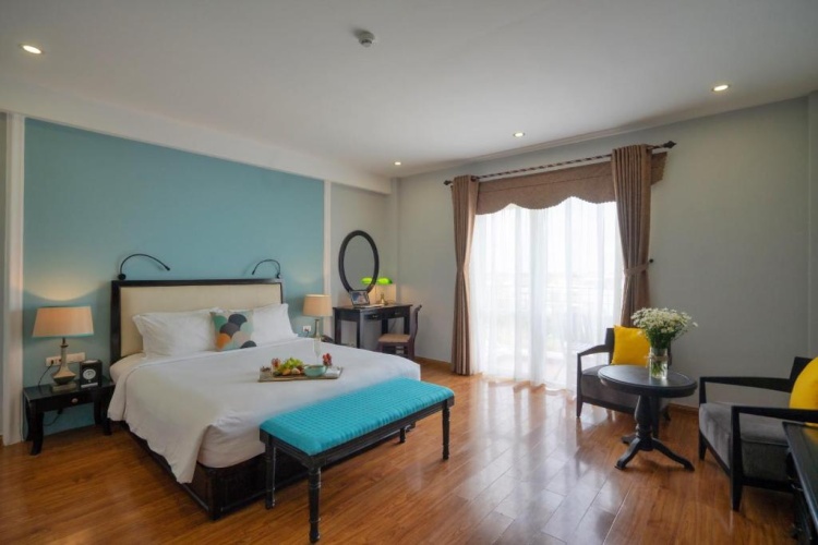 Standard Double room with balcony and with city view