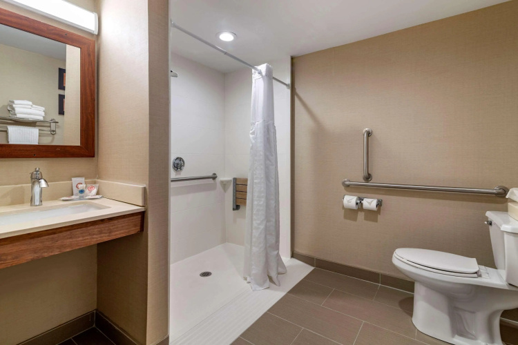 Comfort Inn Airport photo 10