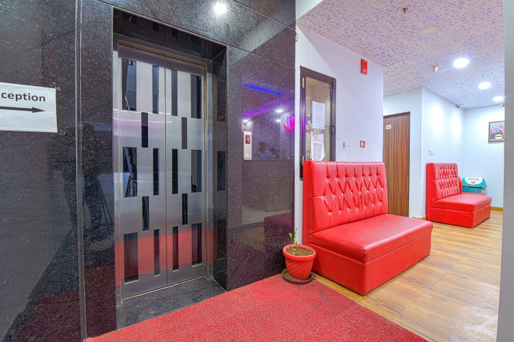 Fabhotel The Lotus
