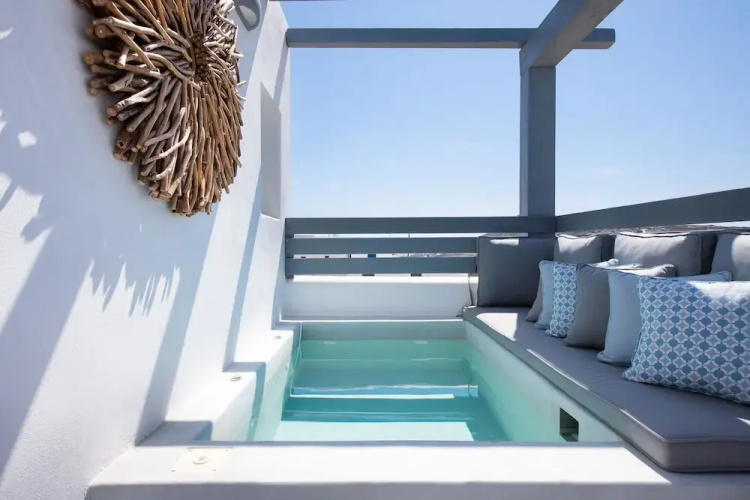 Hosting Moments Flat with Private Mini Pool