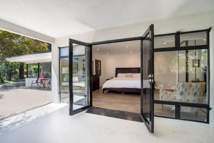 3 Bedrooms Cottage