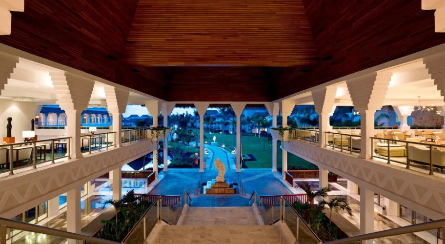 Grand Riviera Princess photo 9