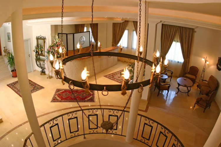 The Valley View Hotel