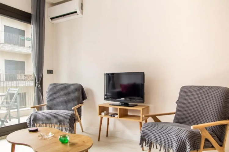 Gorgeous Apartment With Pool and Balcony In Izmir