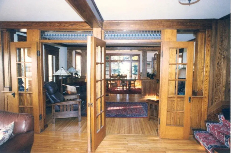 White Pillars Lodging