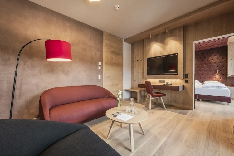 Suite with balcony and with mountain view