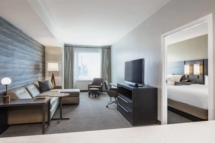 1 Bedroom Suite