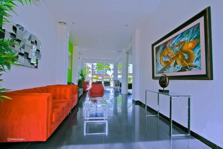 Splash Hotel