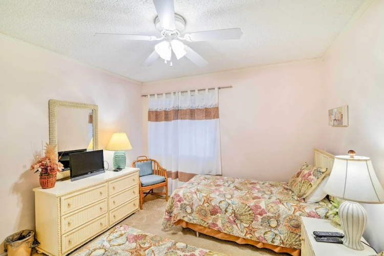 1 Mi to Apache Pier: Myrtle Beach Condo w/ Pool