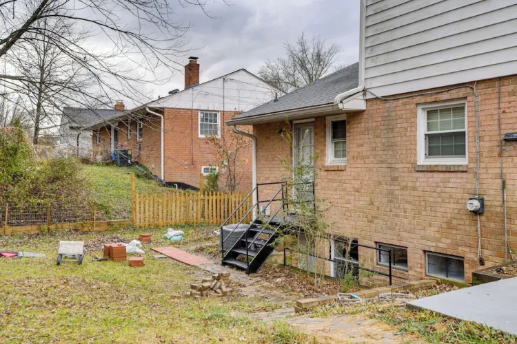 Convenient + Cozy! Apartment in DC Suburbs!