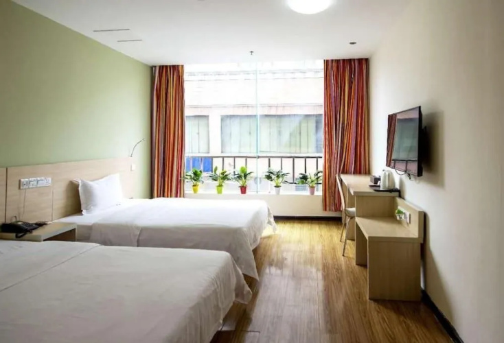 E Hotel