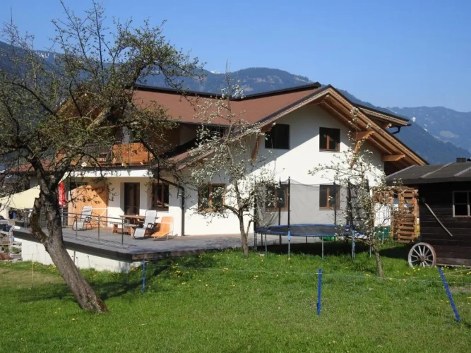 Apartment with garden view