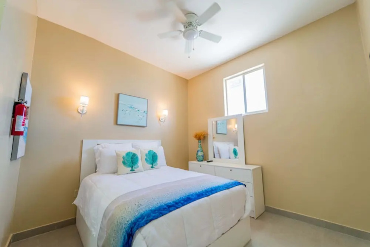Le Bleu Bed and Breakfast