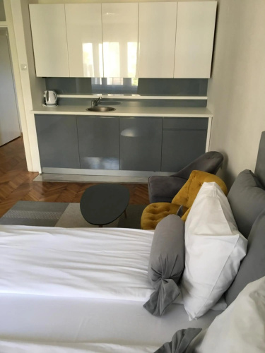 Apartment Silver