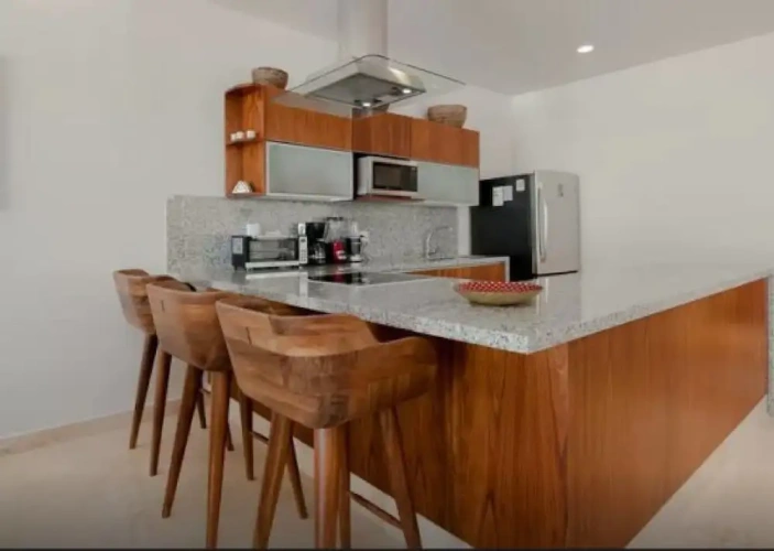 2 Bedrooms Business room with balcony