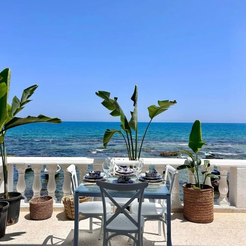 2 Bedrooms Apartment with ocean view