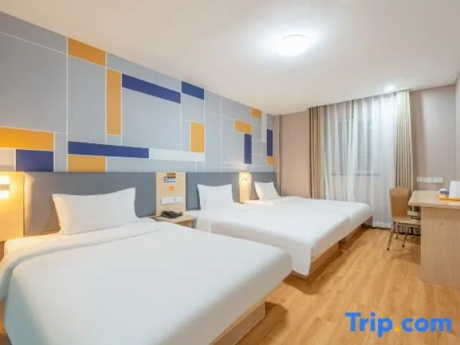 Deluxe Triple Suite