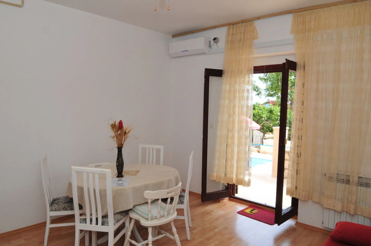 Apartment Marija - with pool : A1 Supetar, Island Brac