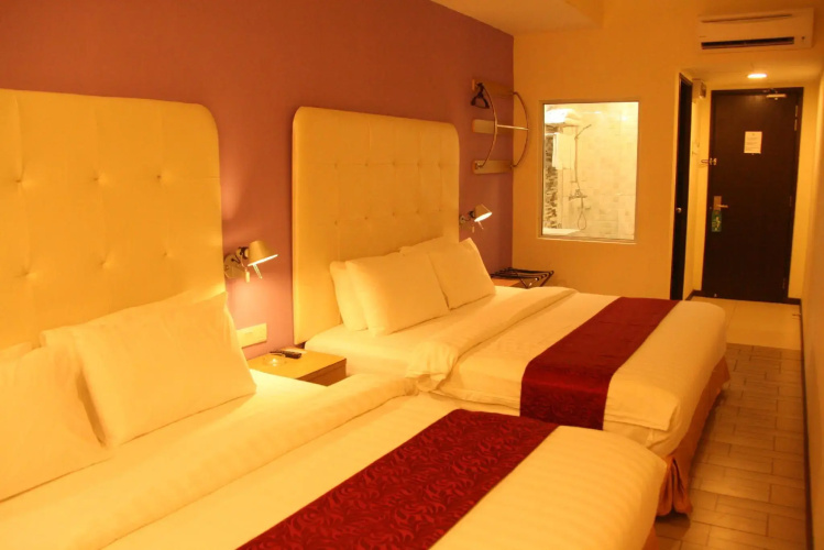 Lumut Suites
