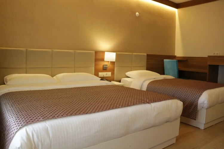 Huseyin Hotel