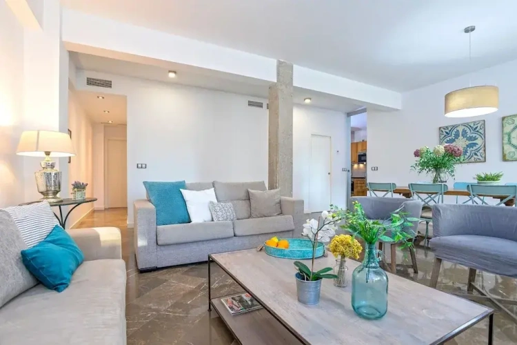 2 Bedrooms Apartment