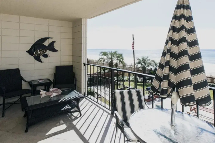 209 Mariner West