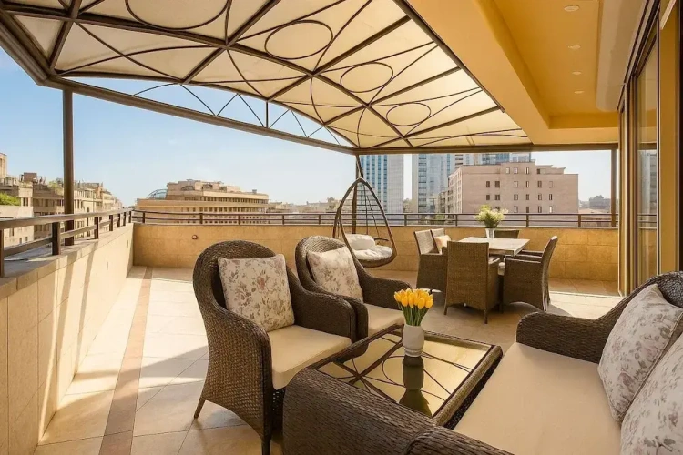 3 Bedrooms Apartment with city view