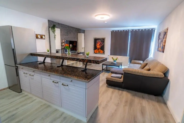 2 Bedrooms Apartment