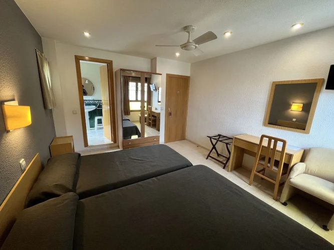 Hostal Tarrés