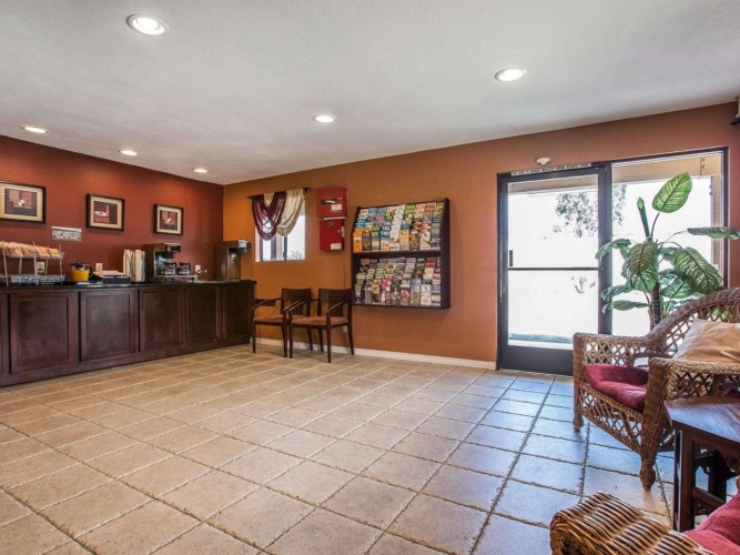 Rodeway Inn Santee photo 19