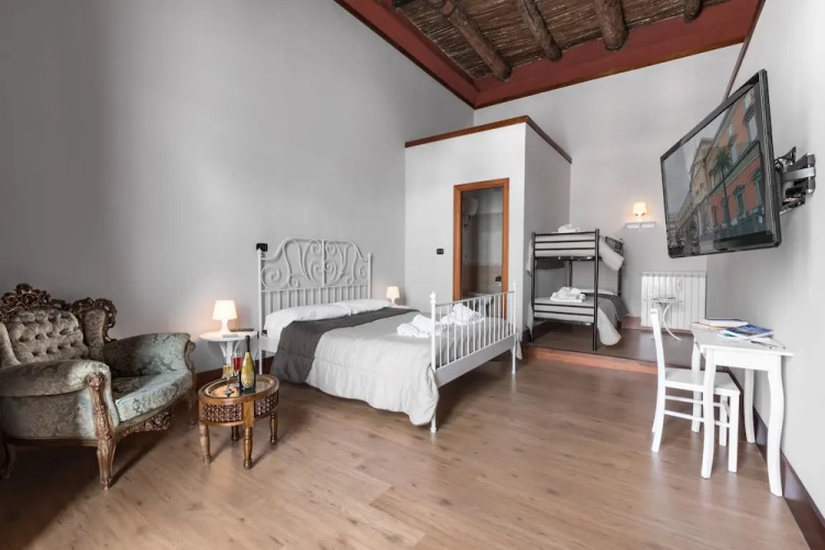 Opera Home
