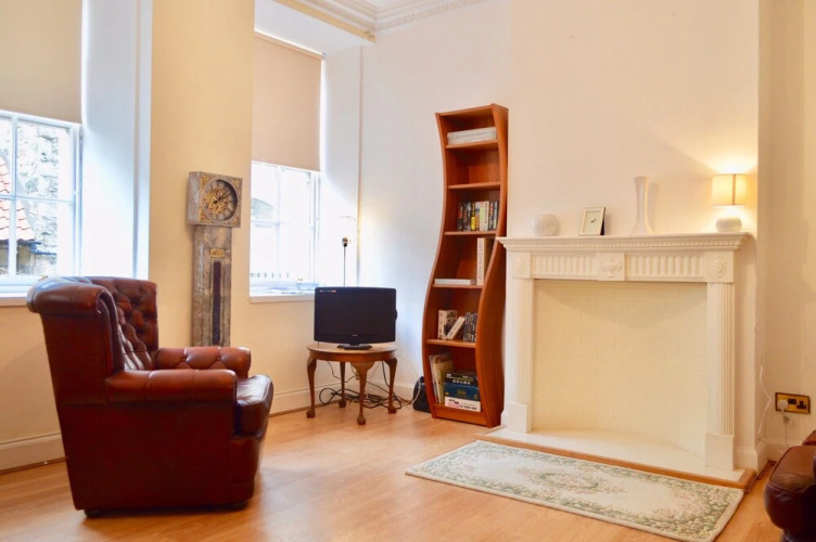 Central 3 Bedroom Flat