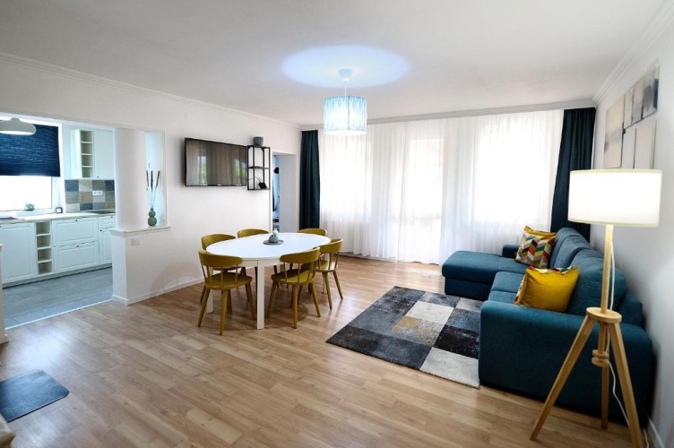 3 Bedrooms Apartment