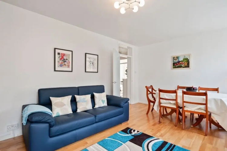 Spacious 3 Bed Flat W/communal Garden in Euston
