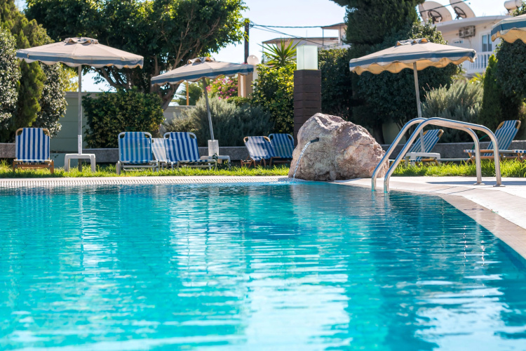 Stamos Plus Hotel