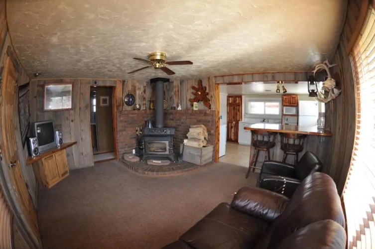 4 Bedrooms Cottage