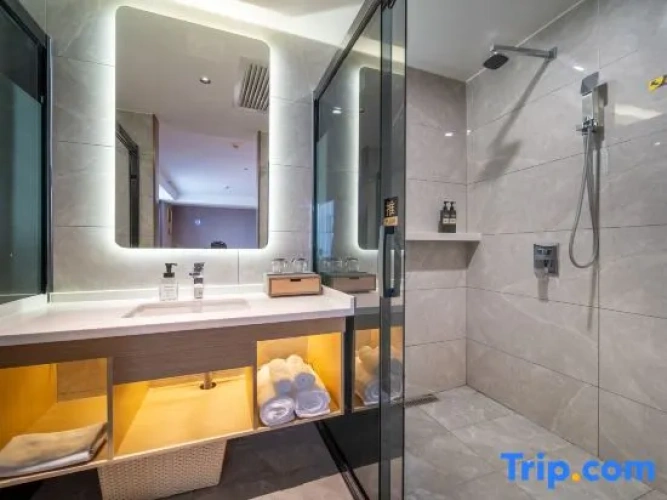 Deluxe Double room with view